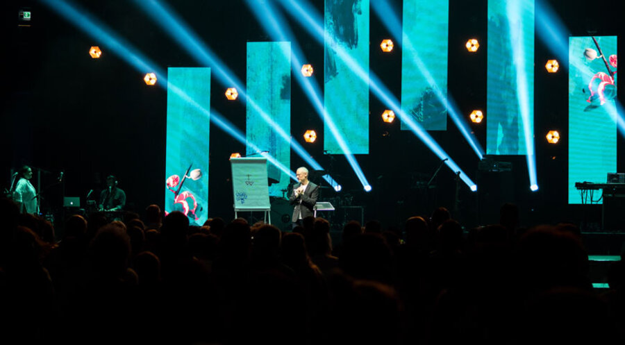 Der katholische Theologe Johannes Hartl sprach zum Auftakt der UNUM24-Konferenz. Foto: UNUM24