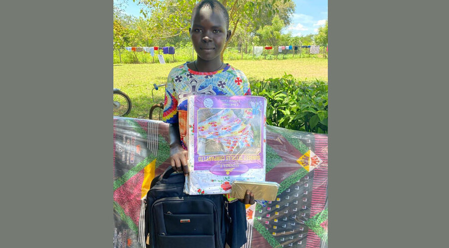 Die zwölfjährige Viola aus dem nordugandischen Camp Palorinya kann dank Global Care zur Schule gehen. Foto: Global Care