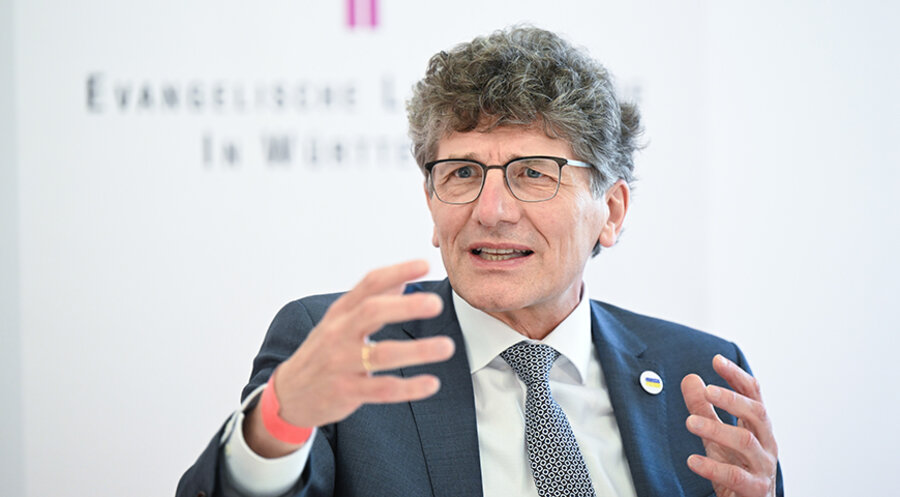 Der württembergische Landesbischof Ernst-Wilhelm Gohl. Foto: picture alliance/dpa | Bernd Weißbrod