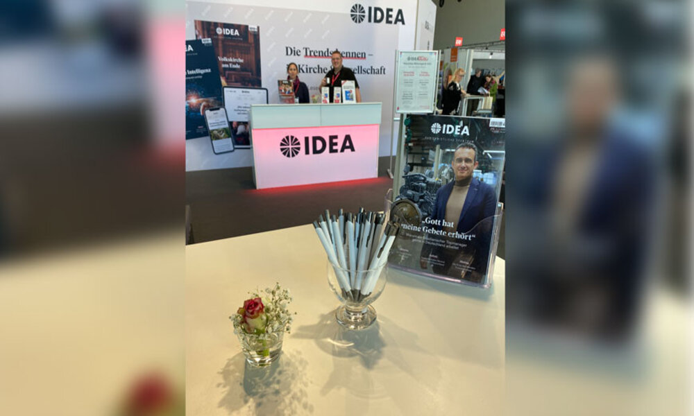 Mehr als 200 Stände gibt es auf dem KCF – auch IDEA hat einen Stand. Foto: IDEA