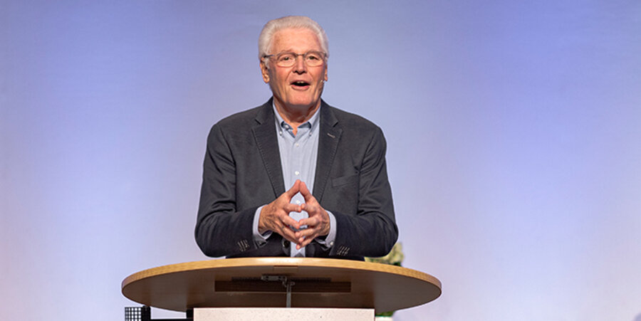Der Evangelist Ulrich Parzany bei seinem Vortrag in Köln. Foto: Linda Penner