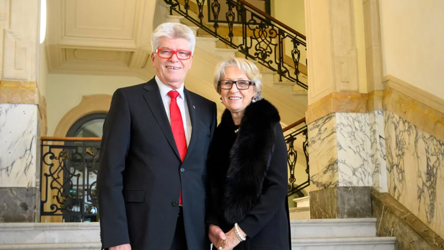 Friedhelm Loh mit seiner Frau Debora