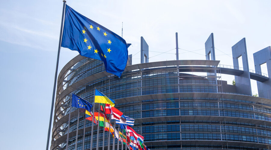 Das EU-Parlament hat die Einführung des neuen europäischen Elternschaftszertifikats beschlossen. Foto: picture alliance / CHROMORANGE | Udo Herrmann