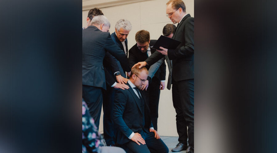 Paul Koch bei seiner Ordination. Foto: privat