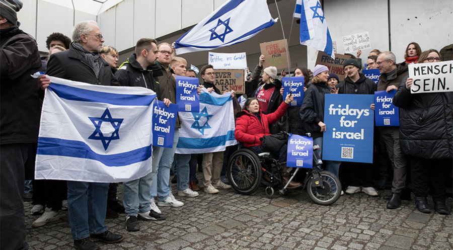 Nach dem Angriff auf einen jüdischen Mitstudenten rief die Gruppe „Fridays for Israel“ zu einem stillen Protest auf dem Uni-Gelände auf. Foto: picture alliance/ZUMAPRESS.com/Michael Kuenne