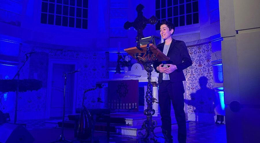 Die Moderatorin Dunja Hayali sprach in der Sophienkirche in Berlin-Mitte. Foto: Carl‑Victor Wachs