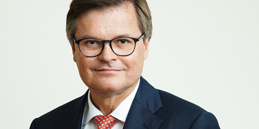 Der der Unternehmer Kenneth Bengtsson wird mit der Lutherrose ausgezeichnet. Foto: ahlsell.com