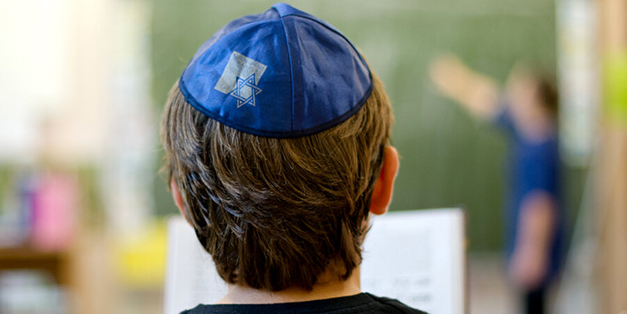 Schon Kinder sind Judenhass ausgesetzt. Symbolfoto: Picture Alliance/dpa | Daniel Bockwoldt