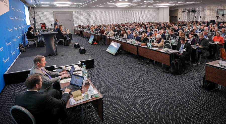 Blick ins Plenum der Landessynode 2023 der Evangelischen Kirche im Rheinland, die vom 15. bis 20. Januar in Düsseldorf tagt. Foto: EKiR/Hans-Juergen Bauer