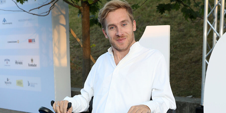 Der querschnittsgelähmte Schauspieler Samuel Koch. Foto: picture-alliance/Eventpress
