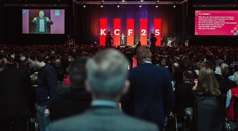 Eröffnung der 14. Ausgabe in Karlsruhe: Der KCF hat sich über die Jahre zum größten Wertekongress im deutschsprachigen Europa entwickelt. Foto: IDEA/Matthias Schmitt