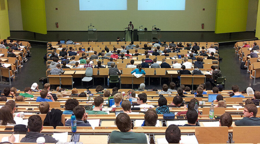 Nach dem bisherigen Modell legen Studenten erst am Ende des gesamten Studiums eine Abschlussprüfung ab. Foto: Pixabay