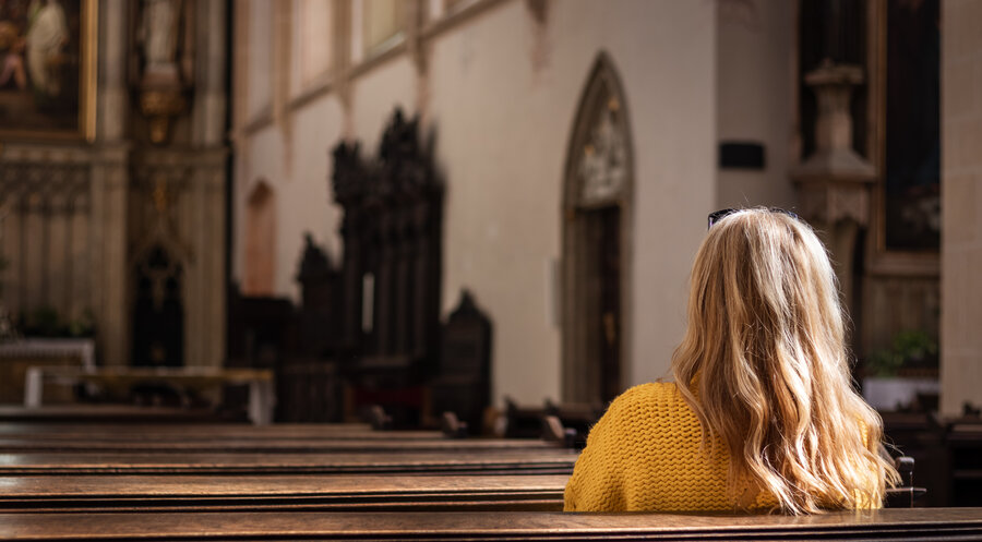 Laut der zurückgezogenen Studie besuchen junge Menschen in England und Wales häufiger den Gottesdienst. Foto: iStock/Zbynek Pospisil