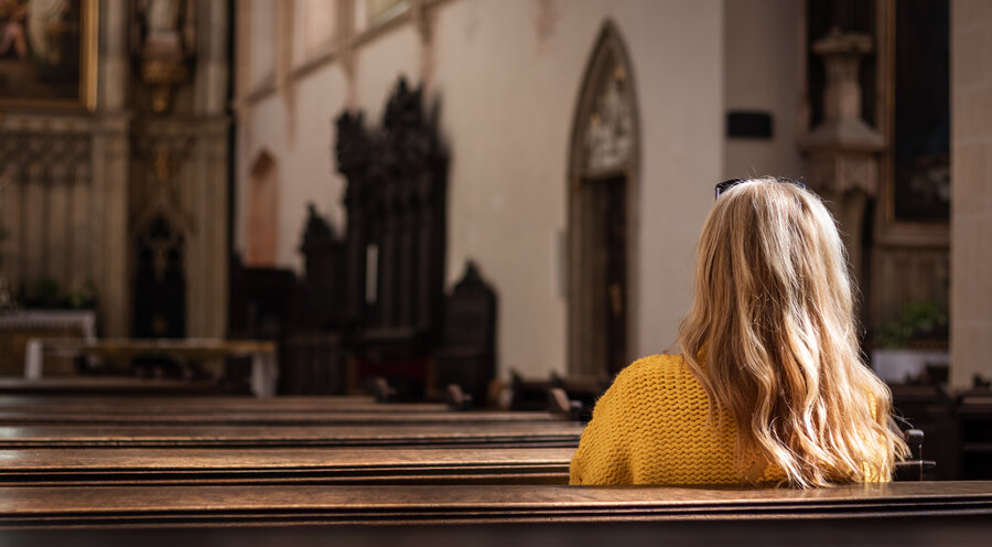 Der Bevölkerungsanteil der Mitglieder beider großer Kirchen geht weiter zurück. Foto: iStock/Zbynek Pospisil
