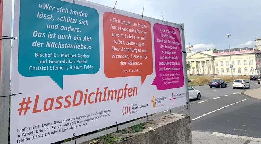Von Bischöfin Hofmann war zu lesen: „Ich habe mich impfen lassen, damit die Ausbreitung des Coronavirus gestoppt wird und Kinder wieder unbeschwert spielen und lernen können.“ Foto: Katholische Kirchengemeinde Sankt Elisabeth Kassel