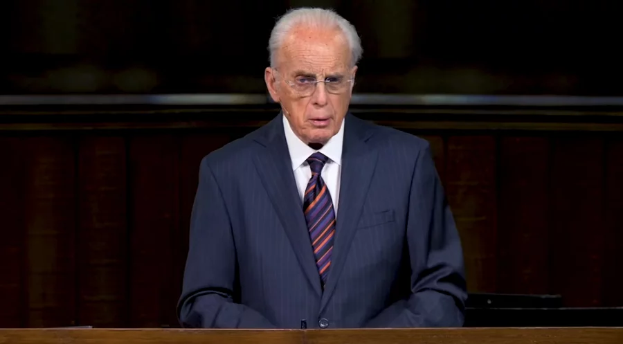John MacArthur war einer der bekanntesten christlichen Prediger, Lehrer und Autoren unserer Zeit. Screenshot: YouTube/Grace to You