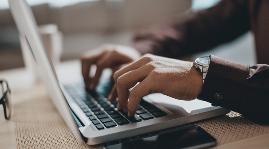 Seelsorge über digitale Kanäle will gelernt sein. Symbolfoto: istockphoto.com