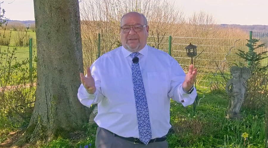Johannes Vogel während seiner Predigt beim Waldgottesdienst Stützengrün. Screenshot: YouTube/  Waldgottesdienst Stützengrün