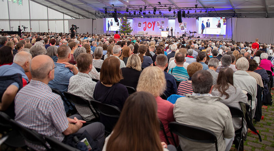 Das neue Großzelt war beim diesjährigen Pfingstmissionsfest der Liebenzeller Mission gut gefüllt. Foto: Elke Weißschuh
