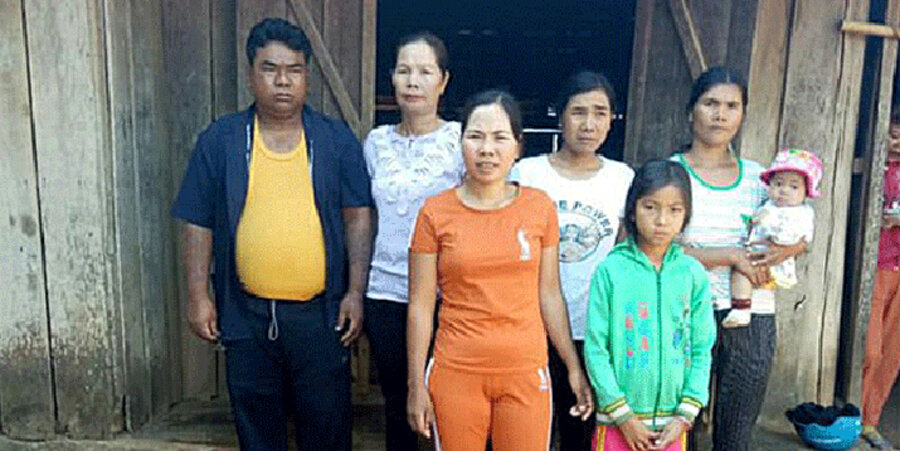 Y Ngun Knul mit seiner Familie kurz nach seiner Freilassung. Foto: Radio Free Asia