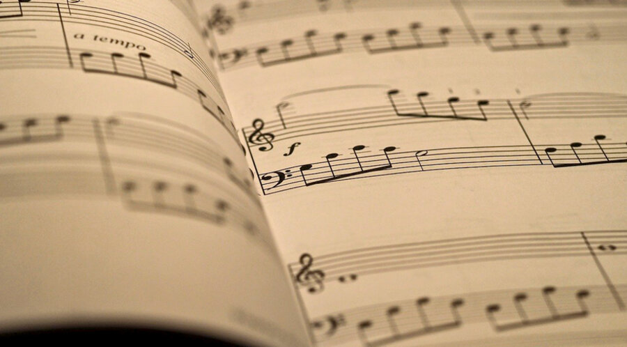 Insgesamt brachte Klaus Heizmann weit über 125 Noten- und Musikfachbücher heraus. Symbolbild: pixabay.com