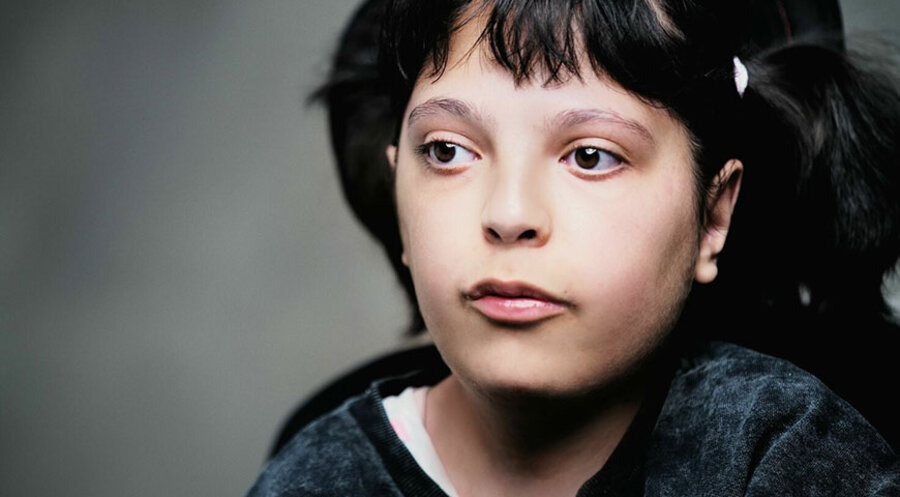 Bercem lebt mit einer lebensverkürzenden Muskelerkrankung und ist regelmäßiger Gast im Kinder- und Jugendhospiz Bethel. Foto: Jim Rakete