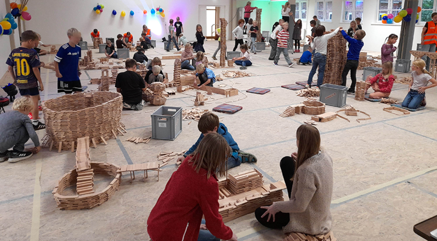 Gemeinsames Bauen an der Fantasiestadt: „Ein starkes Wir-Gefühl“. Foto: Simon Laufer
