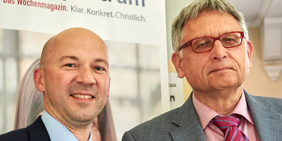 v.l.: idea-Redakteur Matthias Pankau und idea-Leiter Helmut Matthies. Foto: idea/kwerk.eu