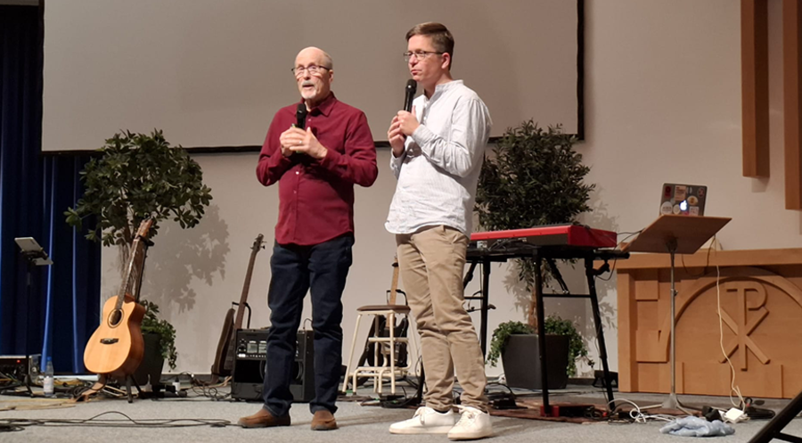 US-Pastor Joel Comiskey (li.) mit Alexander Hirsch, Pastor der Anskar-Kirche Marburg. Foto: Privat