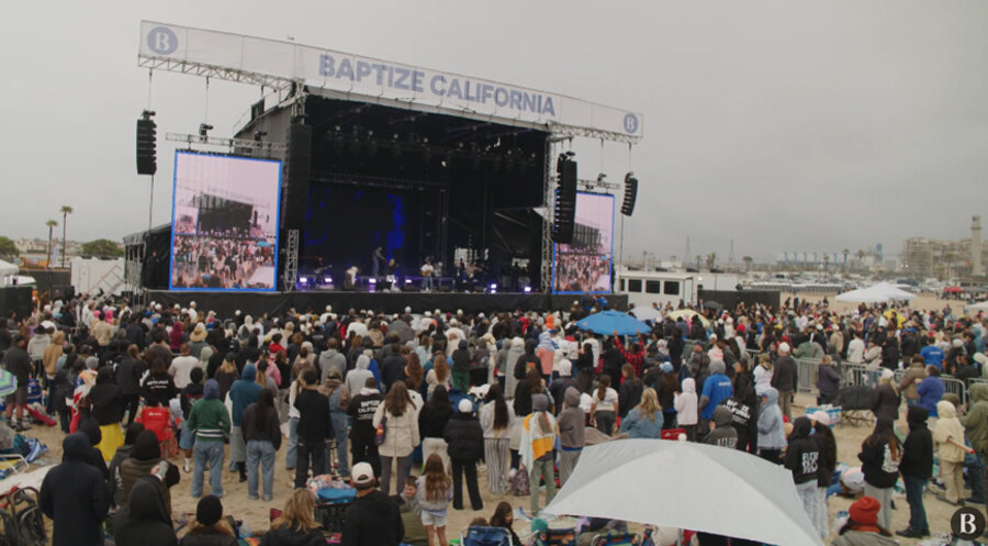 Die zehnstündige überkonfessionelle Veranstaltung – bekannt als „Baptize California“ – fand am 3. Mai statt. Screenshot: YouTube/Baptize America