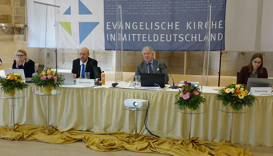Das neue Präsidium der Synode mit Dorit Lau-Stöber, Dieter Lomberg, Gerhard Stehli und Nathalie Karlapp (v.l.). Foto: EKM