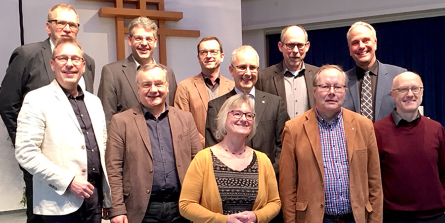 Oben v. l.: Matthias Frey, Frank Spatz, Michael Härtel, Günter Blatz. Mitte v. l.: Martin Siehler, Martin Leupold, Jürgen Schleicher, Dr. Michael Diener. Unten v. l.: Elke Wicke, Dr. Klaus Meiß, Gerold Vorländer. Foto: Privat