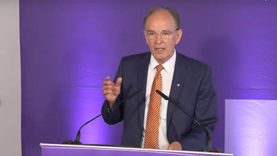 Der hannoversche Landesbischof Ralf Meister bei seinem Bischofsbericht vor der Synode. Screenshot: Youtube/Landeskirche Hannovers