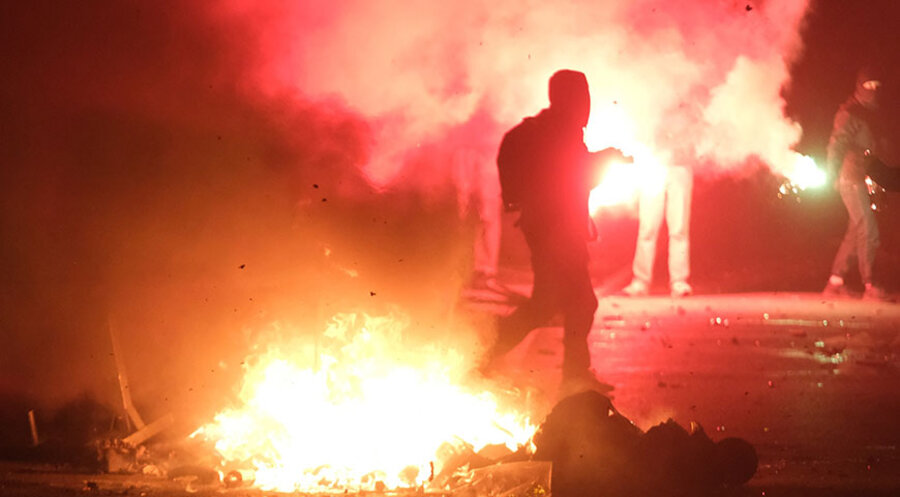 In der Silvesternacht kam es - wie hier in Leipzig-Connewitz - vielerorts zu heftigen Ausschreitungen zwischen Randalierern und der Polizei. Foto: Picture Alliance/Sebastian Willnow